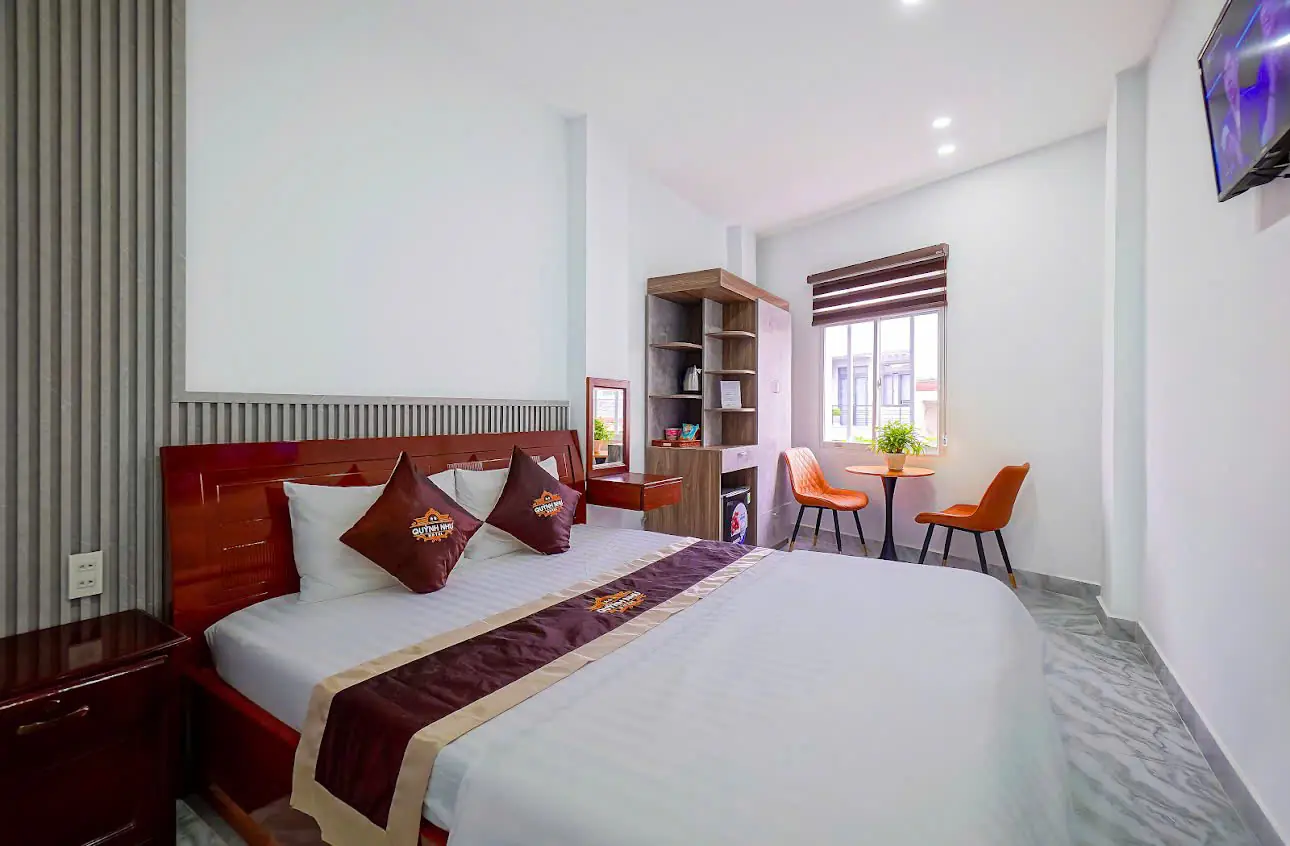 ĐÔI LỜI GIỚI THIỆU VỀ<br>KHÁCH SẠN QUỲNH NHƯ